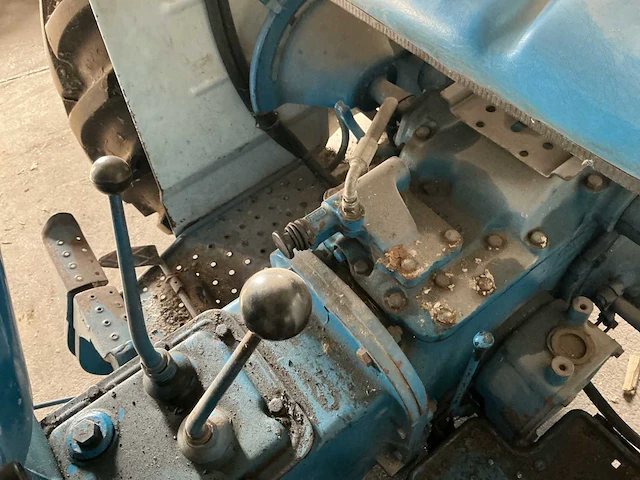 1969 ford 3000 2wd diesel tractor – hydraulische topstang – nl kenteken - afbeelding 9 van  28