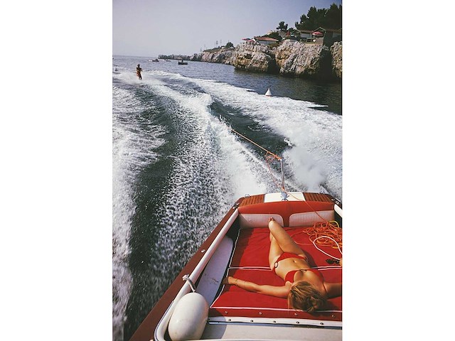 1969 foto slim aarons ‘leisure in antibes’ - afbeelding 1 van  3