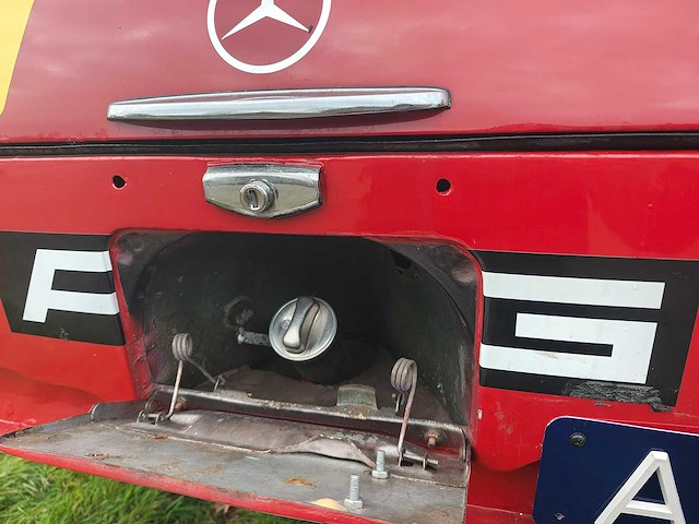 1969 mercedes-benz - red pig amg - 200-280 (w108) - 280 sel - oldtimer - afbeelding 14 van  36