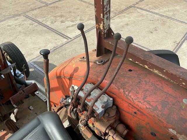 1970 belarus t40 oldtimer tractor - afbeelding 11 van  24