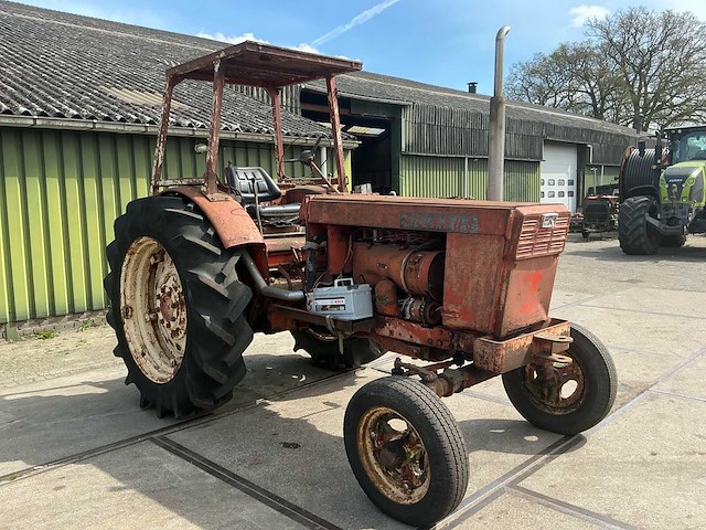 1970 belarus t40 oldtimer tractor - afbeelding 18 van  24
