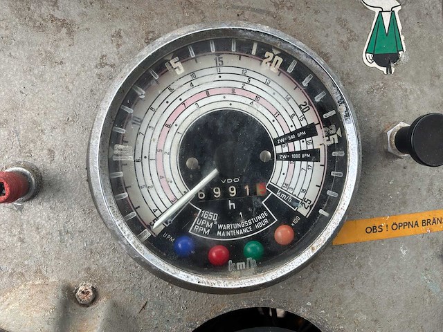 1970 deutz d9006 vierwielaangedreven landbouwtractor - afbeelding 2 van  10