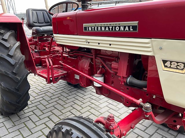 1970 international 423 tweewielaangedreven landbouwtractor - afbeelding 5 van  11