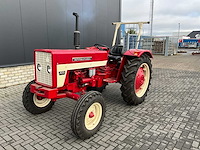 1970 international 423 tweewielaangedreven landbouwtractor - afbeelding 1 van  11