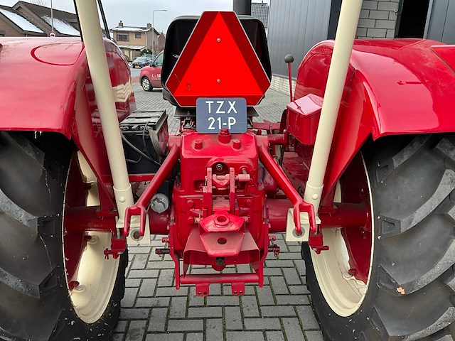 1970 international 423 tweewielaangedreven landbouwtractor - afbeelding 11 van  11