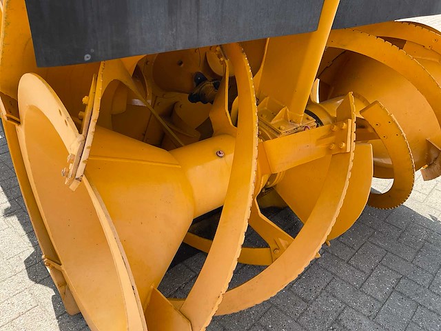 1970 rolba r 400 d sneeuwschuiver sleuvendichter - afbeelding 3 van  25