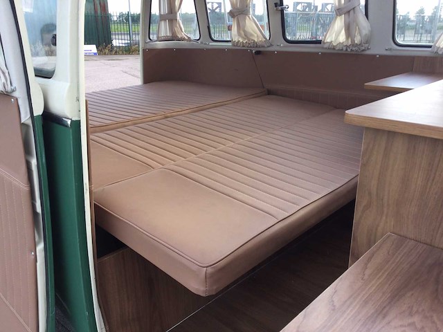 1970s volkswagen t2 camper | classic vw camper van - afbeelding 18 van  30