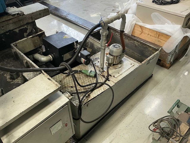 1971 tacchella macchine 612u coördinatenslijpmachine - afbeelding 8 van  8