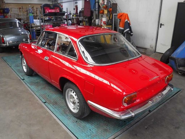1972 alfa romeo gt 1300 junior bertone | italian classic coupe - afbeelding 11 van  61