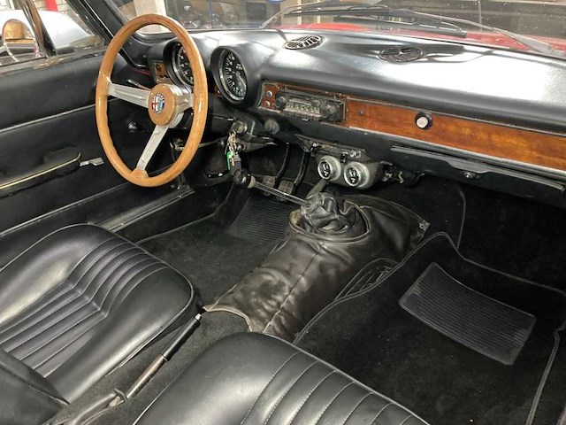 1972 alfa romeo gt 1300 junior bertone | italian classic coupe - afbeelding 13 van  61
