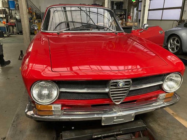 1972 alfa romeo gt 1300 junior bertone | italian classic coupe - afbeelding 22 van  61