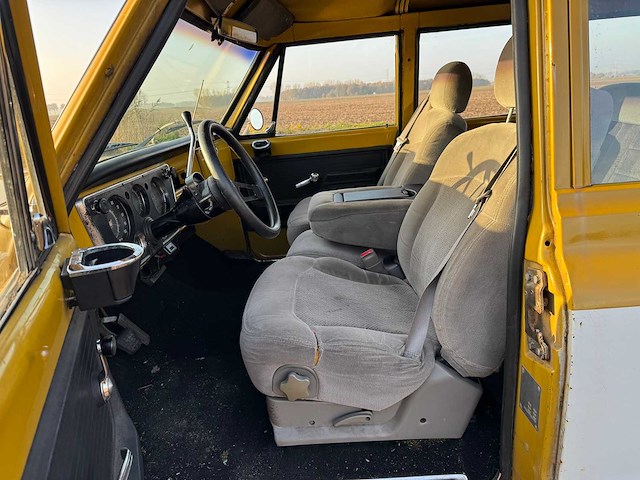 1972 chevrolet custom suburban c10 - afbeelding 17 van  36
