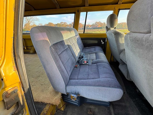 1972 chevrolet custom suburban c10 - afbeelding 24 van  36