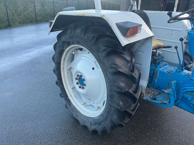 1972 ford 3000 oldtimer tractor - afbeelding 18 van  18