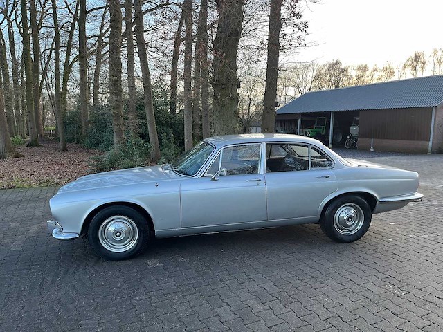 1972 jaguar xj6 - afbeelding 9 van  15