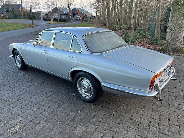 1972 jaguar xj6 - afbeelding 12 van  15