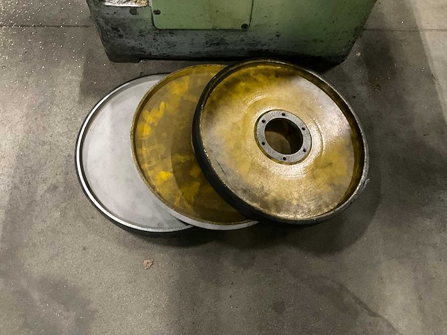 1972 mössner rekord sm320 verticale lintzaagmachine - afbeelding 3 van  15