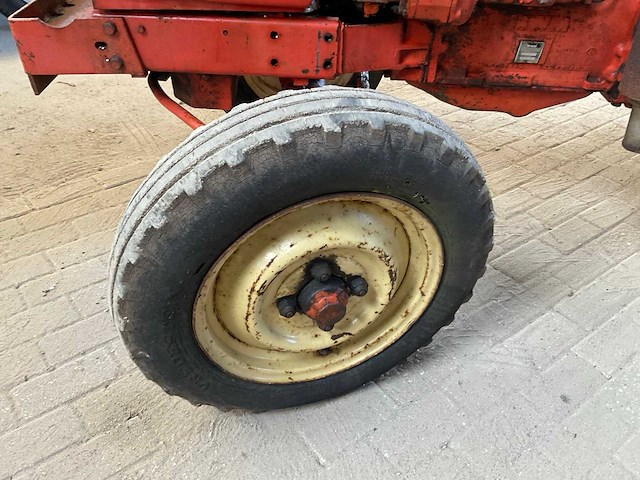 1972 renault 56 oldtimer tractor - afbeelding 2 van  16
