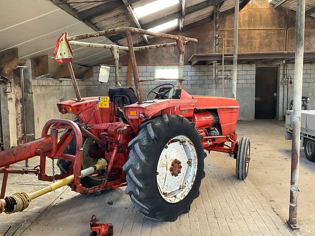 1972 renault 56 oldtimer tractor - afbeelding 9 van  16