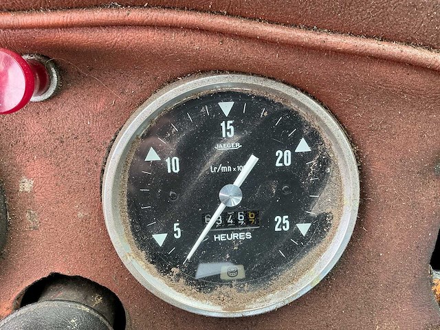 1972 renault 781 r7591 2wd tractor – 78 pk – rijafhankelijke aftakas – nederlands kenteken - afbeelding 24 van  40