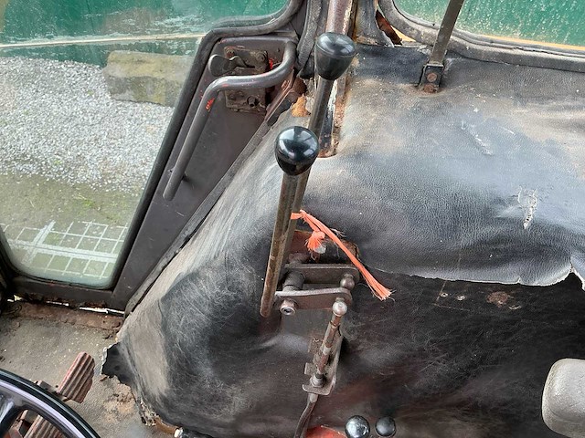 1972 renault 781 r7591 2wd tractor – 78 pk – rijafhankelijke aftakas – nederlands kenteken - afbeelding 25 van  40