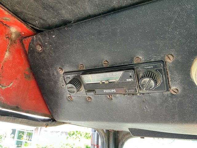 1972 renault 781 r7591 2wd tractor – 78 pk – rijafhankelijke aftakas – nederlands kenteken - afbeelding 27 van  40