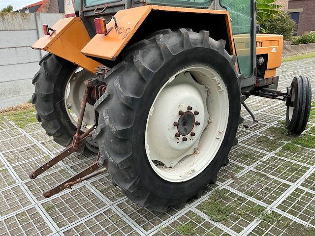 1972 renault 781 r7591 2wd tractor – 78 pk – rijafhankelijke aftakas – nederlands kenteken - afbeelding 34 van  40