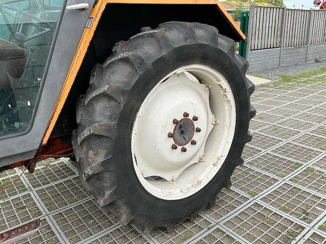 1972 renault 781 r7591 2wd tractor – 78 pk – rijafhankelijke aftakas – nederlands kenteken - afbeelding 7 van  30