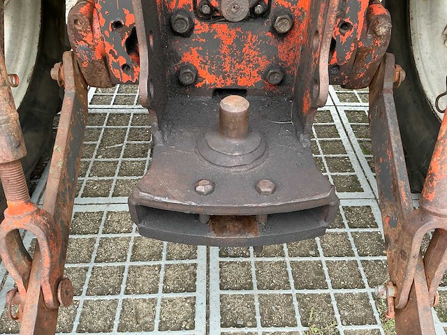 1972 renault 781 r7591 2wd tractor – 78 pk – rijafhankelijke aftakas – nederlands kenteken - afbeelding 11 van  30