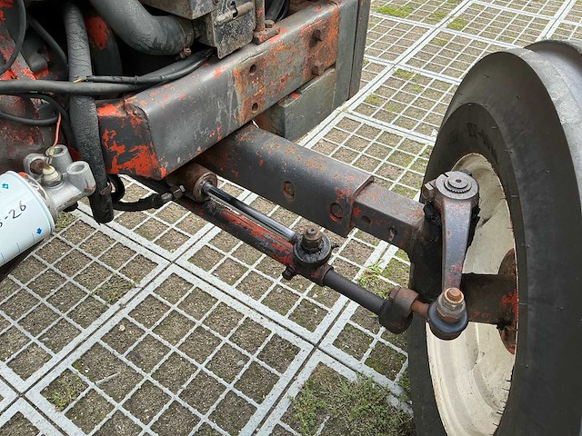 1972 renault 781 r7591 2wd tractor – 78 pk – rijafhankelijke aftakas – nederlands kenteken - afbeelding 29 van  30