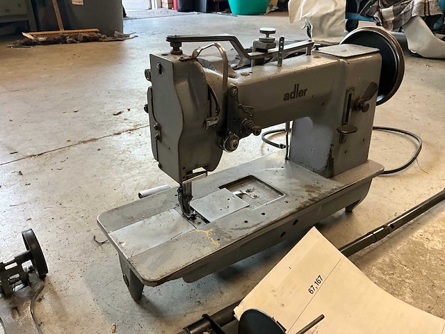 1973 adler 167 naaimachine - afbeelding 1 van  11