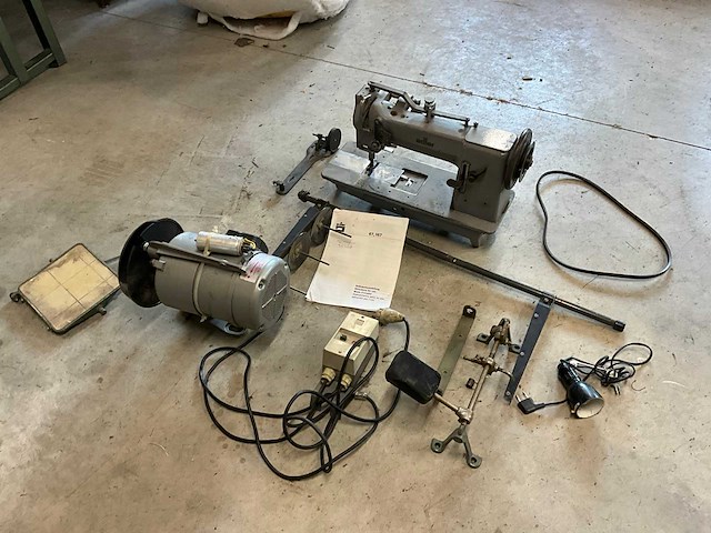 1973 adler 167 naaimachine - afbeelding 5 van  11