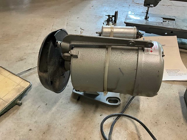 1973 adler 167 naaimachine - afbeelding 6 van  11