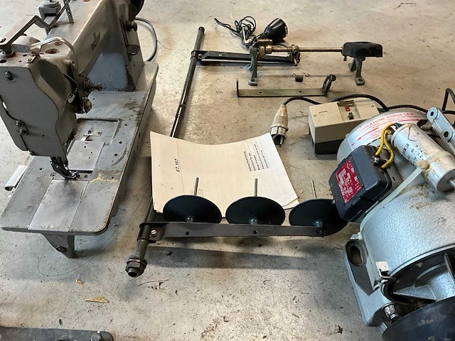 1973 adler 167 naaimachine - afbeelding 10 van  11