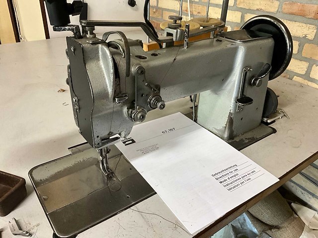 1973 adler 167 naaimachine - afbeelding 1 van  14