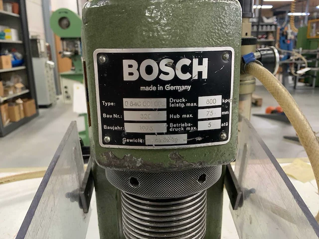 1973 bosch 0840001-002 pneumatische afrondmachine - afbeelding 4 van  6