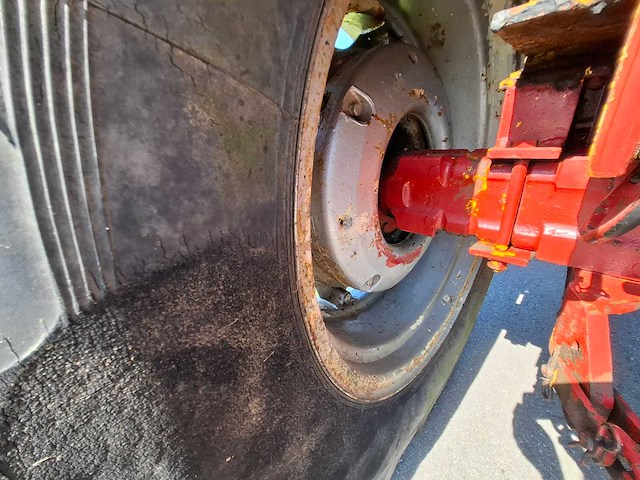 1973 international 574 hydro tweewielaangedreven landbouwtractor - afbeelding 17 van  26