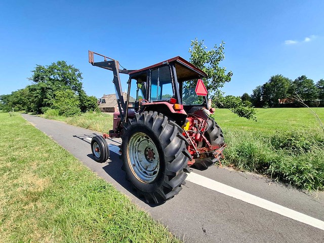 1973 international 574 hydro tweewielaangedreven landbouwtractor - afbeelding 25 van  26