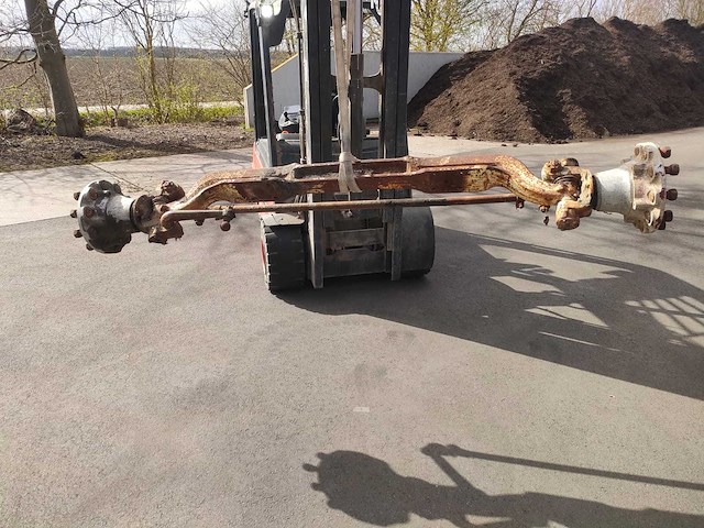 1973 peterbilt 359 originele voor as - afbeelding 2 van  3