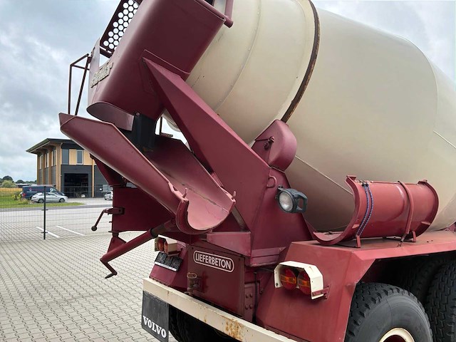 1973 volvo n88 oldtimer betonmengwagen - afbeelding 2 van  16