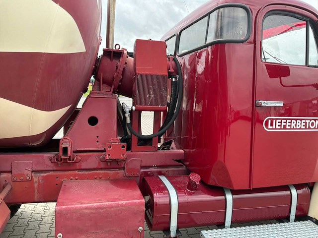 1973 volvo n88 oldtimer betonmengwagen - afbeelding 3 van  16