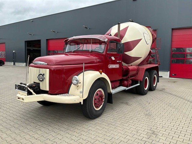 1973 volvo n88 oldtimer betonmengwagen - afbeelding 1 van  16