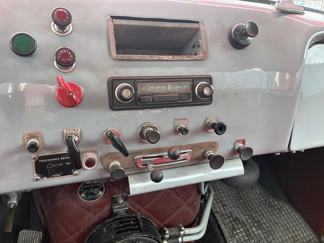 1973 volvo n88 oldtimer betonmengwagen - afbeelding 12 van  16