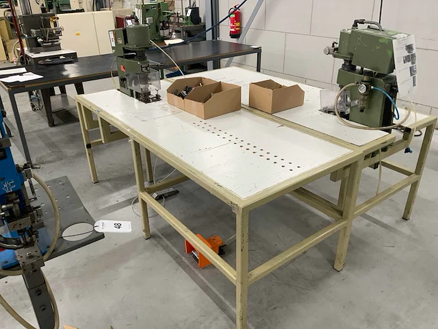 1974 bosch 0840001-002 pneumatische afrondmachine - afbeelding 3 van  5