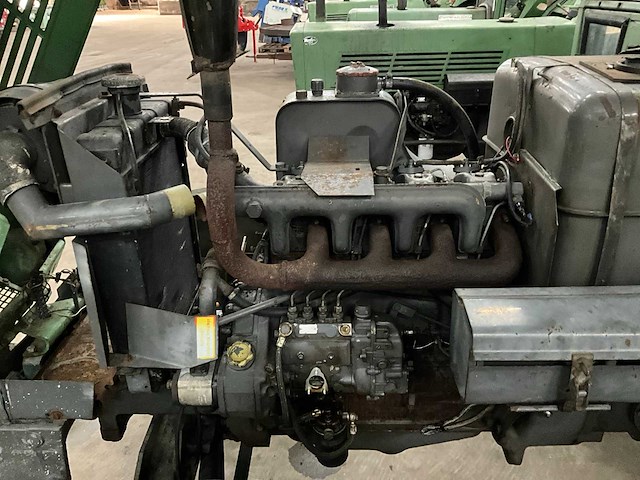 1974 fendt 105 tweewielaangedreven landbouwtractor - afbeelding 6 van  15