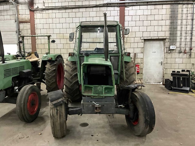 1974 fendt 105 tweewielaangedreven landbouwtractor - afbeelding 8 van  15