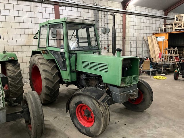 1974 fendt 105 tweewielaangedreven landbouwtractor - afbeelding 9 van  15