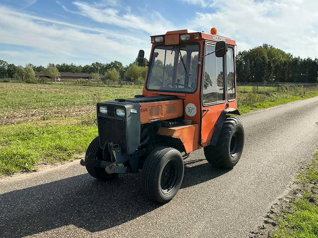 1974 holder p70 smalspoor- en compacttractor - afbeelding 1 van  41
