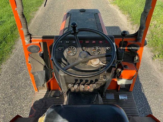 1974 holder p70 smalspoor- en compacttractor - afbeelding 28 van  41