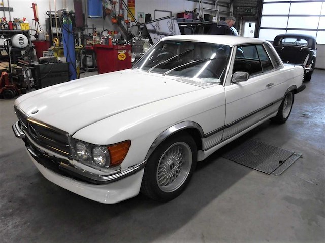 1974 mercedes-benz 350 slc (c107) restoration project | german classic grand tourer - afbeelding 22 van  27